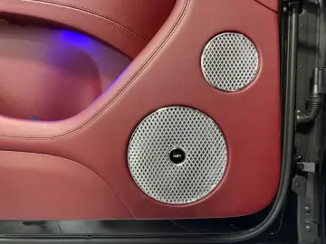 BENTLEY Bentayga S V8- HUD- Naim- TV- 4seats- Pano