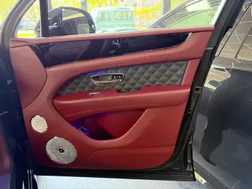 BENTLEY Bentayga S V8- HUD- Naim- TV- 4seats- Pano