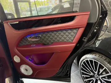 BENTLEY Bentayga S V8- HUD- Naim- TV- 4seats- Pano