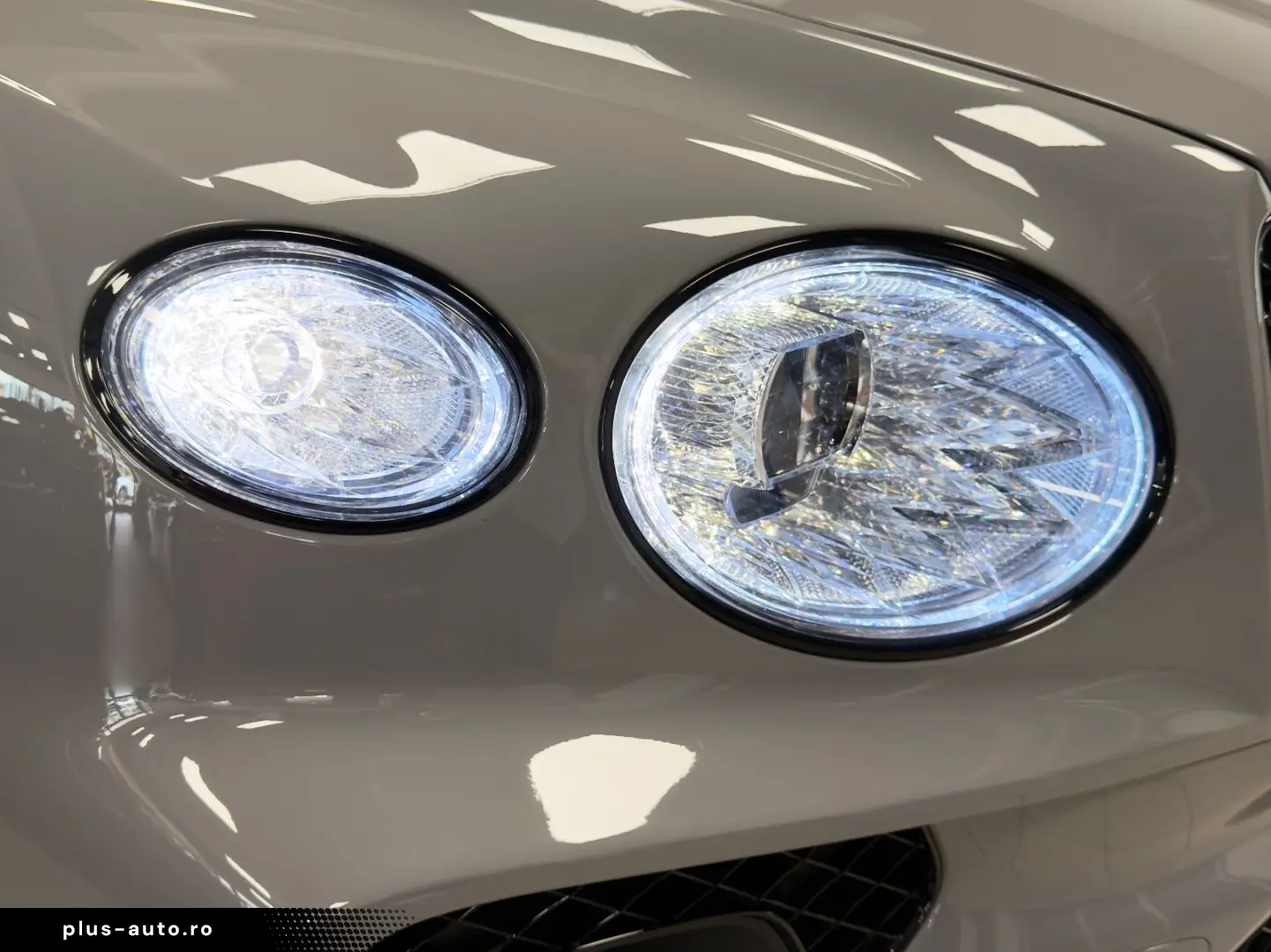 BENTLEY BENTAYGA V8 S CARBON NAIM MASSAGE PANO FULL!