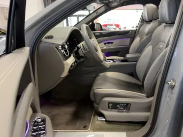 BENTLEY BENTAYGA V8 S CARBON NAIM MASSAGE PANO FULL!