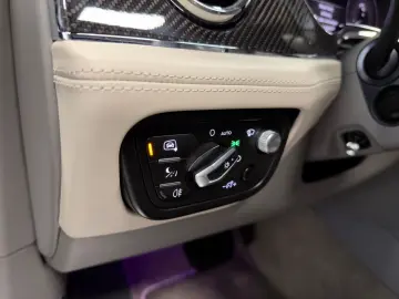 BENTLEY BENTAYGA V8 S CARBON NAIM MASSAGE PANO FULL!