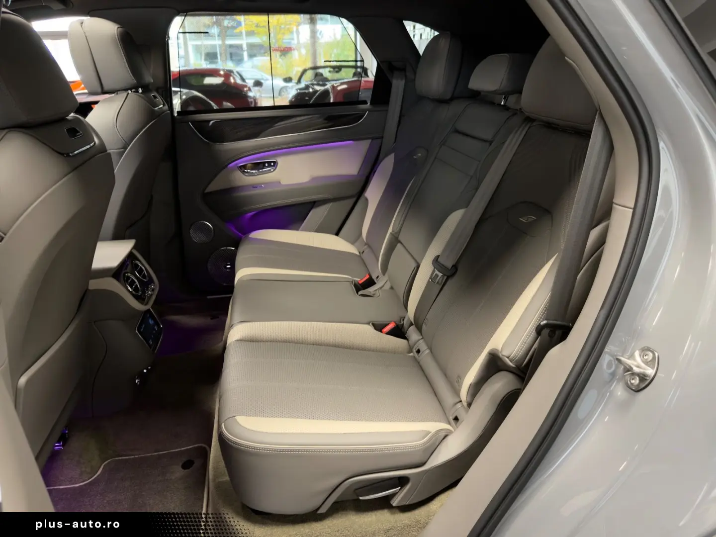 BENTLEY BENTAYGA V8 S CARBON NAIM MASSAGE PANO FULL!