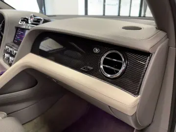 BENTLEY BENTAYGA V8 S CARBON NAIM MASSAGE PANO FULL!