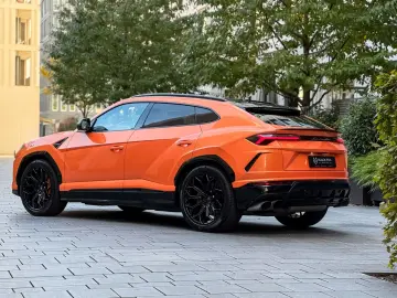 LAMBORGHINI Urus   Capsule   Head-Up   3D B&O   Q-Citura
