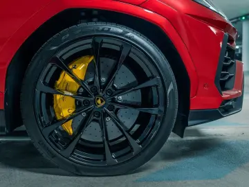 LAMBORGHINI Urus  B&O PANO CARBON MASSAGE WARRANTY AMBIENT