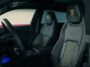 LAMBORGHINI Urus  B&O PANO CARBON MASSAGE WARRANTY AMBIENT