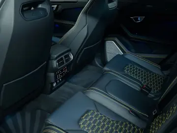 LAMBORGHINI Urus  B&O PANO CARBON MASSAGE WARRANTY AMBIENT