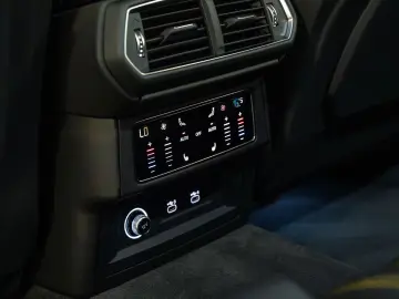 LAMBORGHINI Urus  B&O PANO CARBON MASSAGE WARRANTY AMBIENT