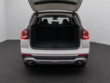 BMW X3 xD20i Kamera DAB Laser HiFi Komfort Sport 18