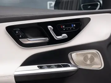 Mercedes Benz GLC 220d 4Matic AMG  Pano HUD Burmester Vent