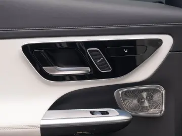 Mercedes Benz GLC 220d 4Matic AMG  Pano HUD Burmester Vent