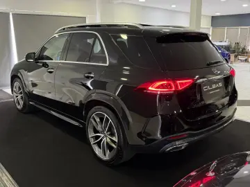 MERCEDES-BENZ GLE 400 d 4M AMG PANO HUD AIRMATIK AHK 22 ZOLL