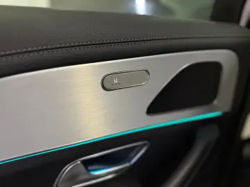 MERCEDES-BENZ GLE 400 d 4M AMG PANO HUD AIRMATIK AHK 22 ZOLL