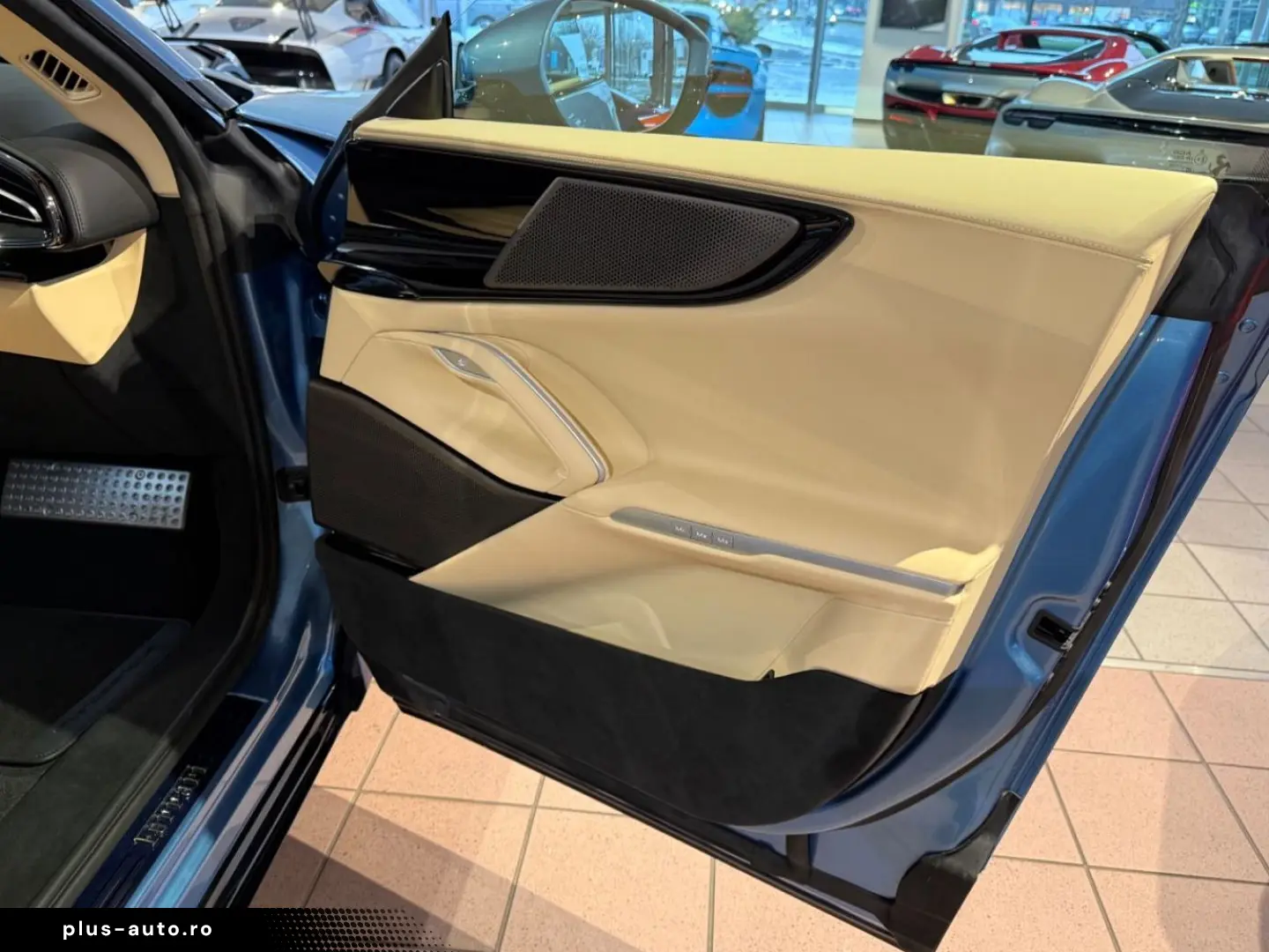 FERRARI Purosangue V12 FULL-CARBON-BLUE PANORAMA