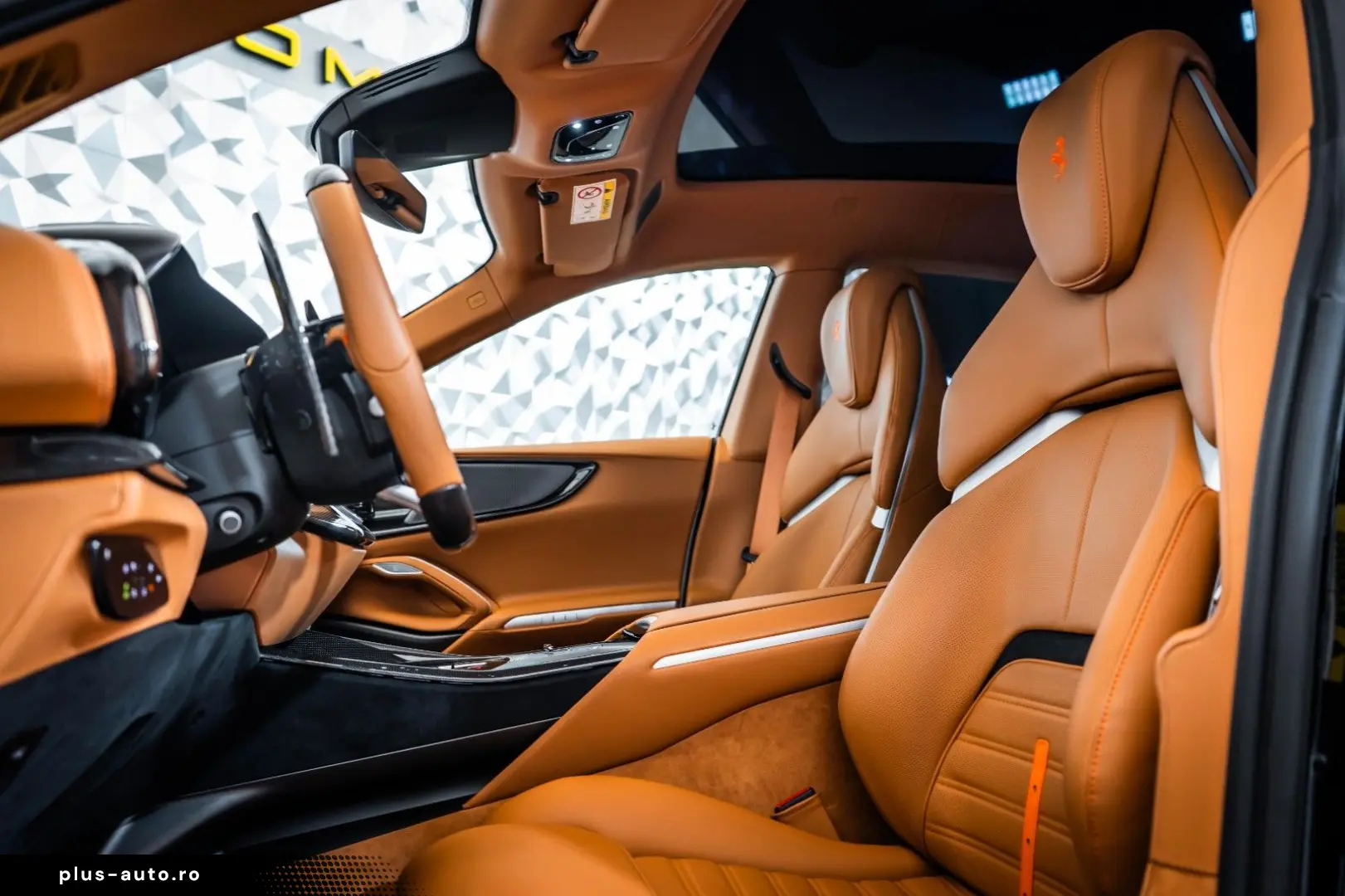 FERRARI Purosangue Cuoio Carbon