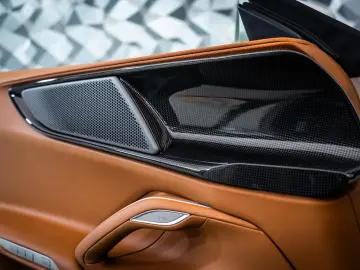 FERRARI Purosangue Cuoio Carbon