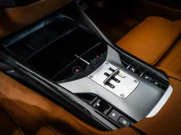 FERRARI Purosangue Cuoio Carbon