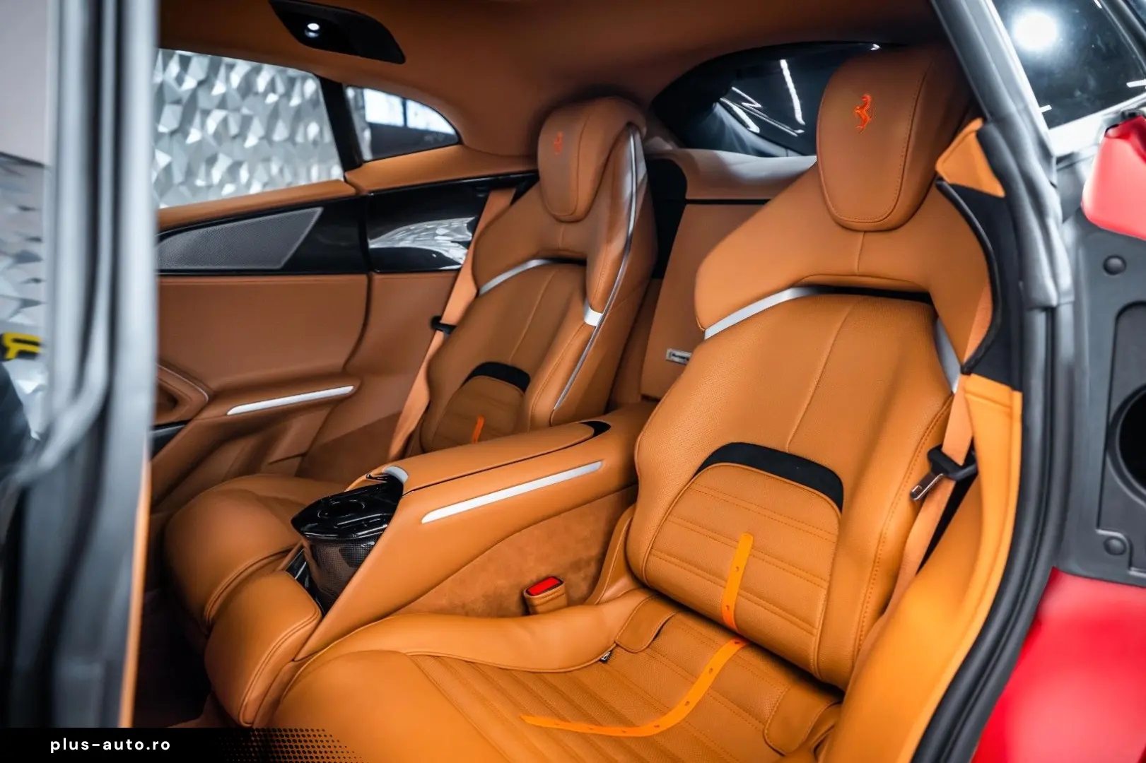 FERRARI Purosangue Cuoio Carbon