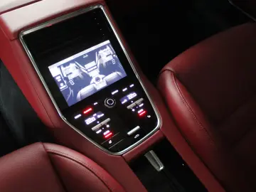 Porsche Panamera PlatinumEdition SportChrono Sportabgas