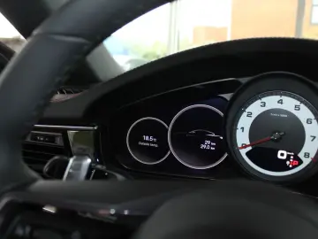 Porsche Panamera PlatinumEdition SportChrono Sportabgas