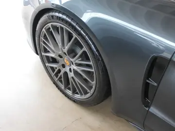 Porsche Panamera PlatinumEdition SportChrono Sportabgas