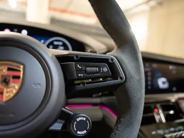 Porsche Panamera 4 InnoDrive passenger display BOSE