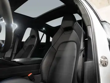 Porsche Panamera 4 InnoDrive passenger display BOSE