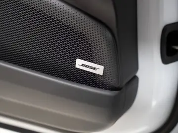 Porsche Panamera 4 InnoDrive passenger display BOSE