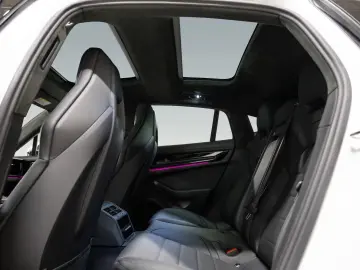 Porsche Panamera 4 InnoDrive passenger display BOSE