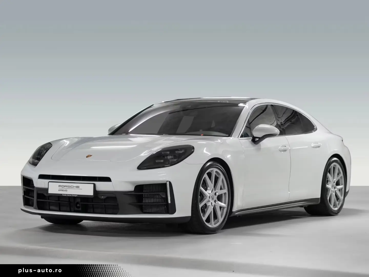 Porsche Panamera 4 InnoDrive passenger display BOSE