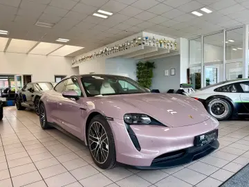 Porsche Taycan Performance HeadUP Panorama APPROVED