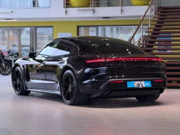 PORSCHE Taycan Turbo SBL SHZ Beifahrer Display Keramik