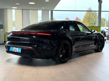 PORSCHE Taycan Turbo SBL SHZ Beifahrer Display Keramik