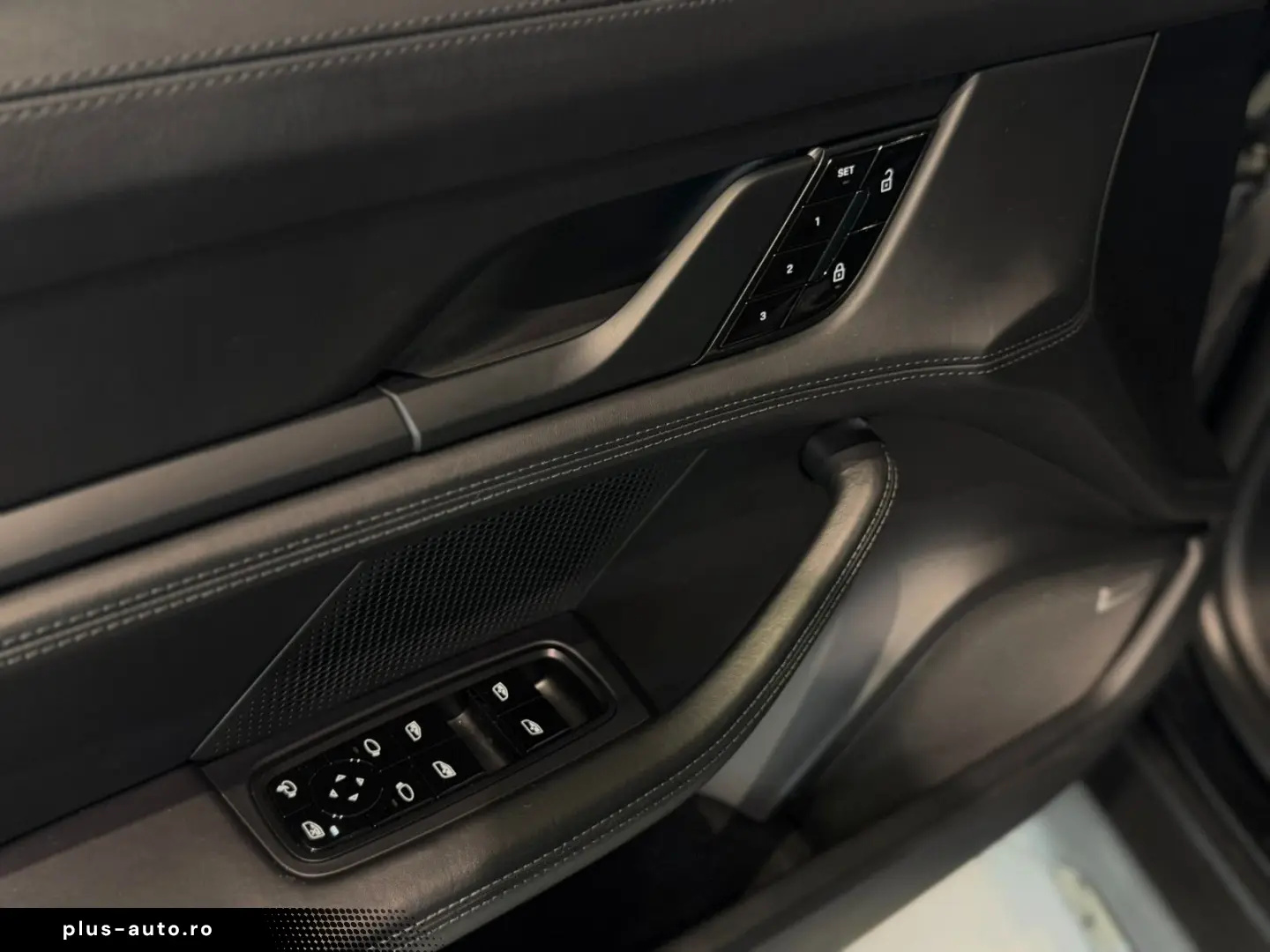 PORSCHE Taycan Turbo SBL SHZ Beifahrer Display Keramik