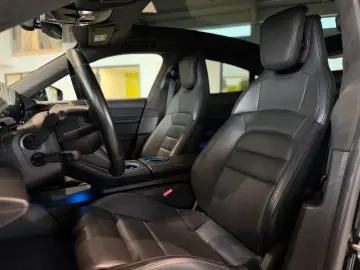 PORSCHE Taycan Turbo SBL SHZ Beifahrer Display Keramik