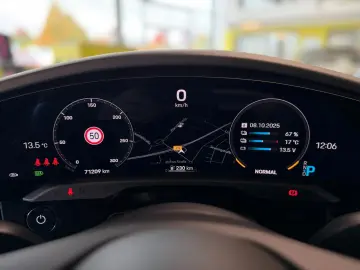 PORSCHE Taycan Turbo SBL SHZ Beifahrer Display Keramik