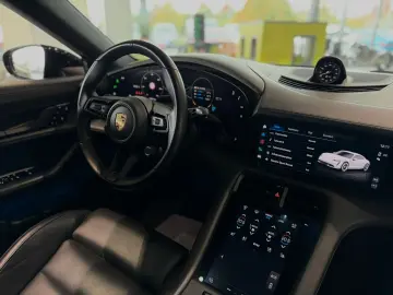 PORSCHE Taycan Turbo SBL SHZ Beifahrer Display Keramik