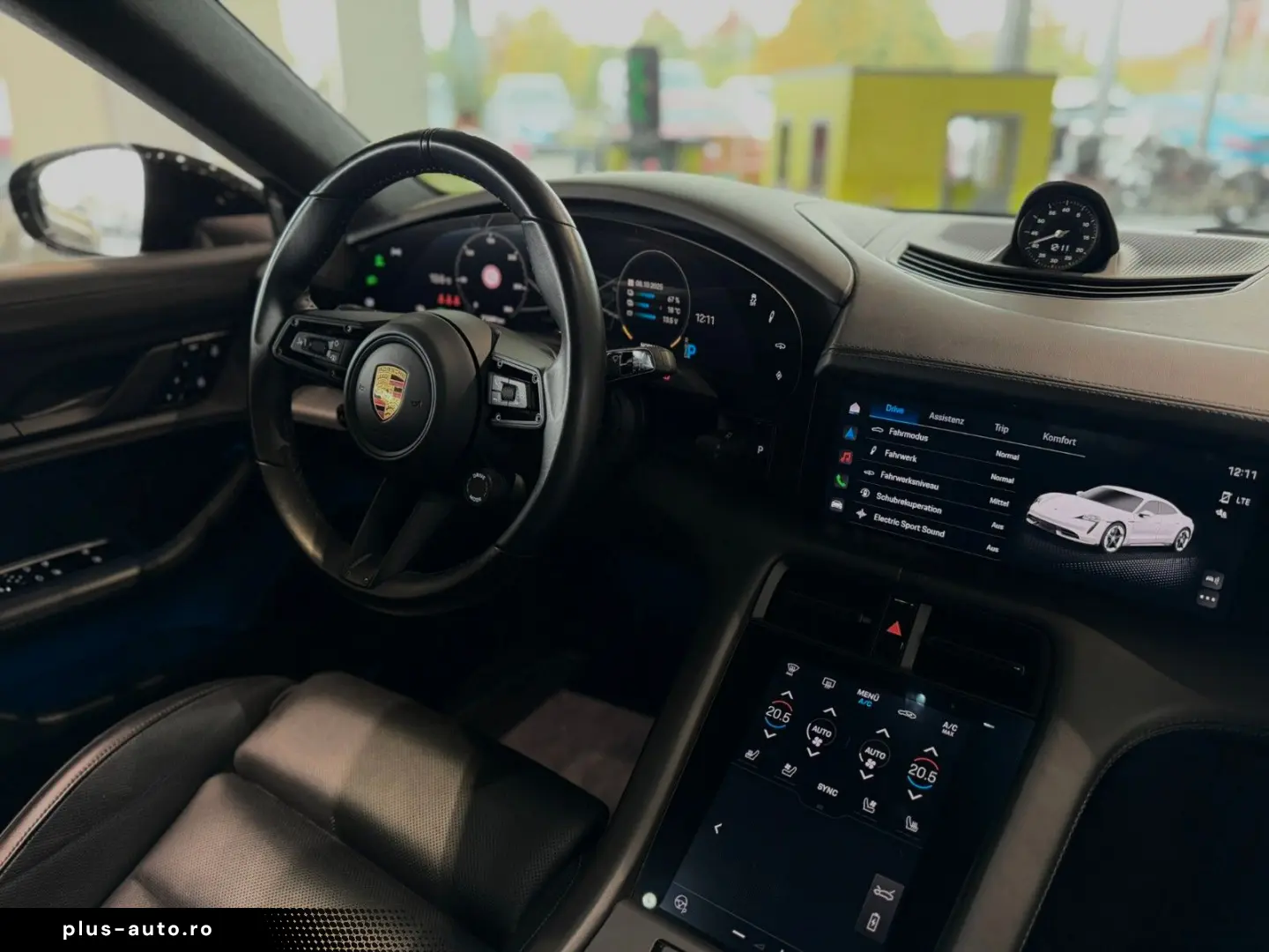 PORSCHE Taycan Turbo SBL SHZ Beifahrer Display Keramik