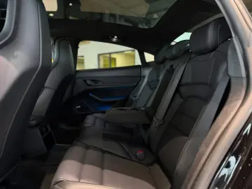 PORSCHE Taycan Turbo SBL SHZ Beifahrer Display Keramik