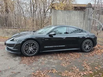 PORSCHE Taycan - Performance Batterie   Luftfederung