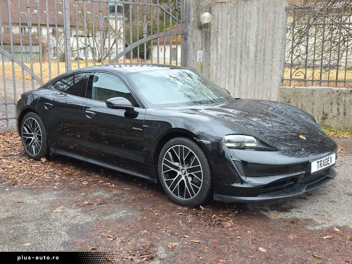 PORSCHE Taycan - Performance Batterie   Luftfederung