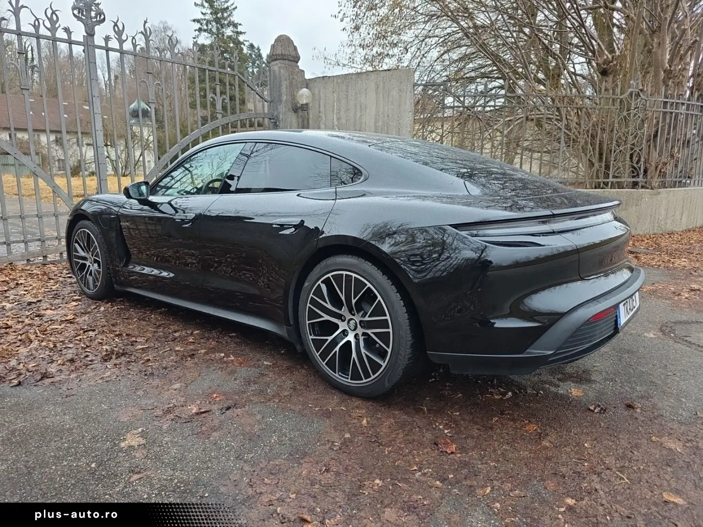 PORSCHE Taycan - Performance Batterie   Luftfederung