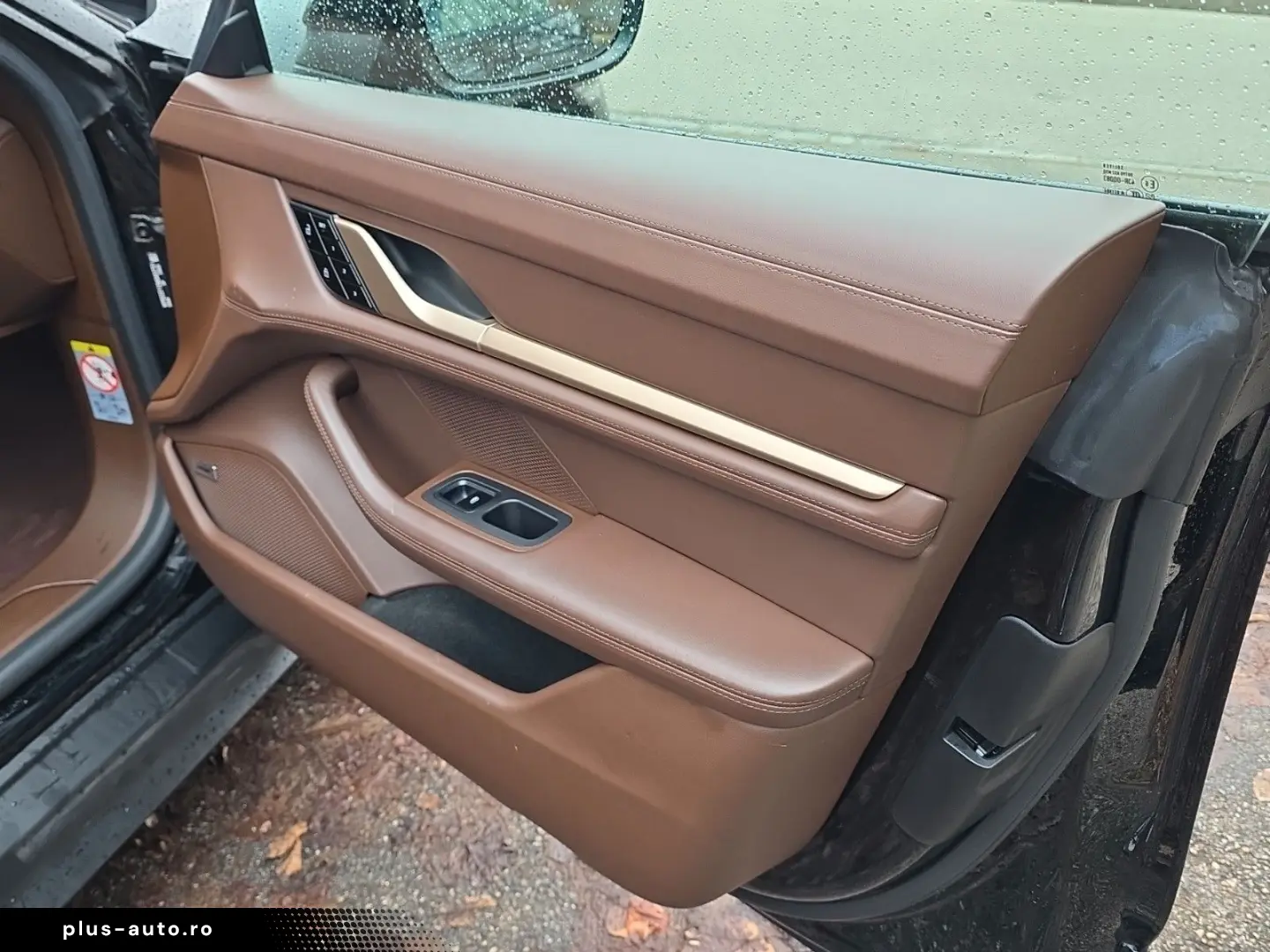 PORSCHE Taycan - Performance Batterie   Luftfederung