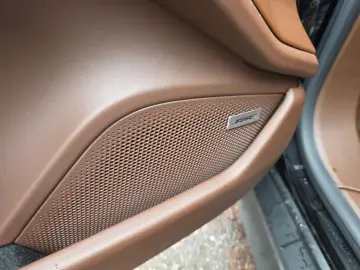 PORSCHE Taycan - Performance Batterie   Luftfederung