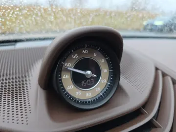 PORSCHE Taycan - Performance Batterie   Luftfederung