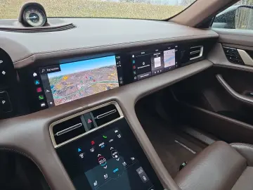 PORSCHE Taycan - Performance Batterie   Luftfederung