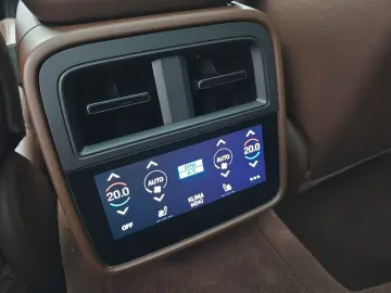 PORSCHE Taycan - Performance Batterie   Luftfederung