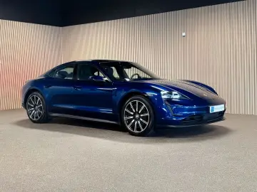 PORSCHE Taycan Performance 93 kWh-PANO-LUFT-SPORT CHRONO