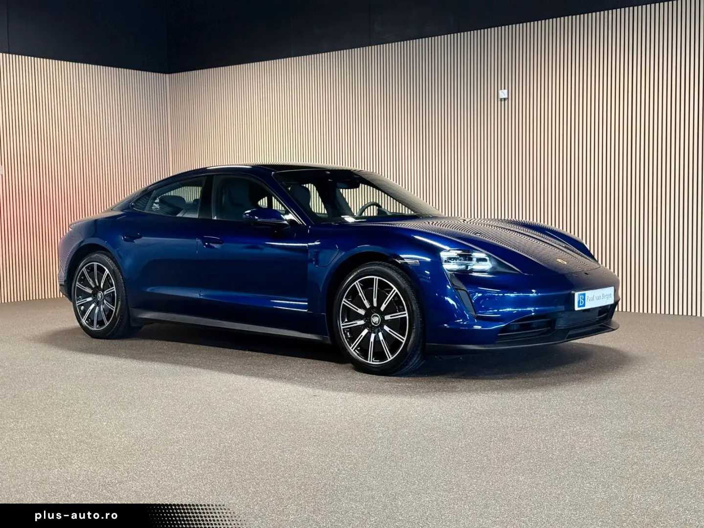 PORSCHE Taycan Performance 93 kWh-PANO-LUFT-SPORT CHRONO